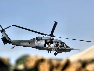 Συντεταγμένη αποχώρηση των ΗΠΑ από την Συρία - Πτήσεις αμερικανικών ελικοπτέρων πάνω από την Μανμπίτζ